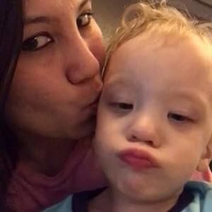 Meet your Posher, Dahlia